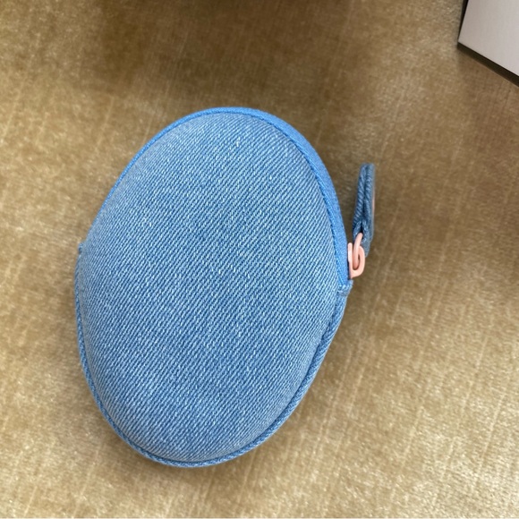 CHANEL LA CRÈME MAIN Nourish Denim Hand Cream - Picture 3 of 9